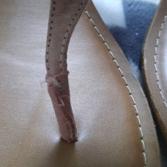 Fergalicious by Fergie Mauve Swindle Wedge Flip Flop Sandals Size 12 - Picture 4 of 12